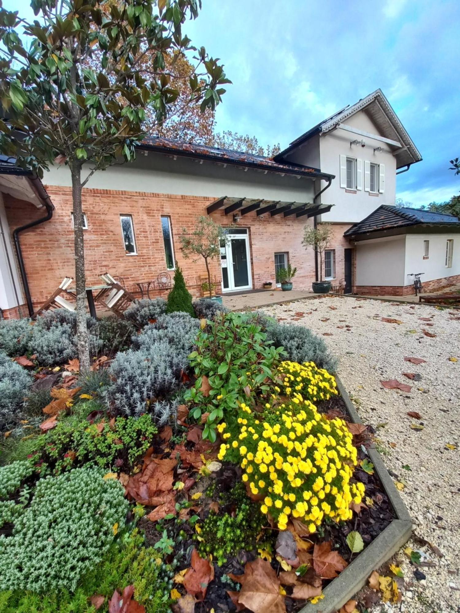 Varga Villa Orfu Exterior photo